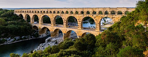 Vers-Pont-du-Gard